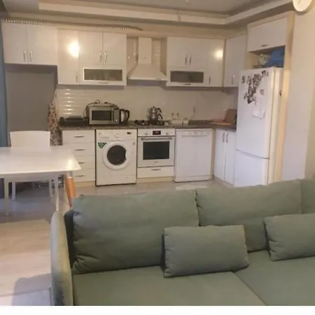 Deniz Sehir Ve Doga Manzarali Havuzlu Daire Apartament